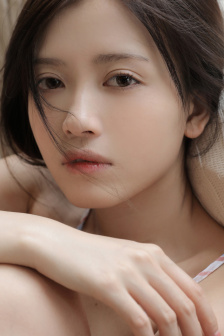 早上起来就装得满满的牛奶壶
